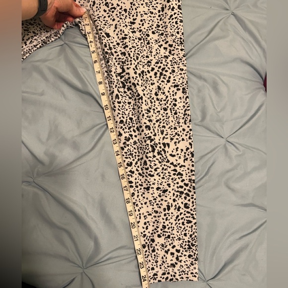 Stylish Black and White Patterned Women's Pants - Picture 3 of 3